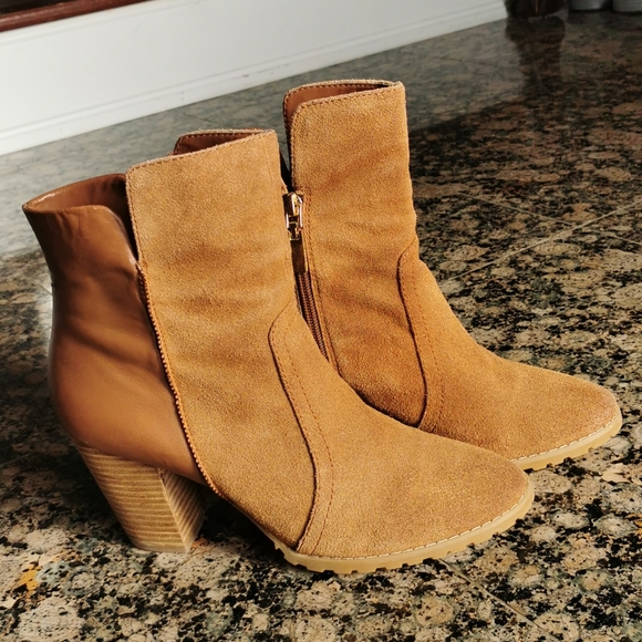 Tahari GLENN suede ankle boots - Picture 2 of 6